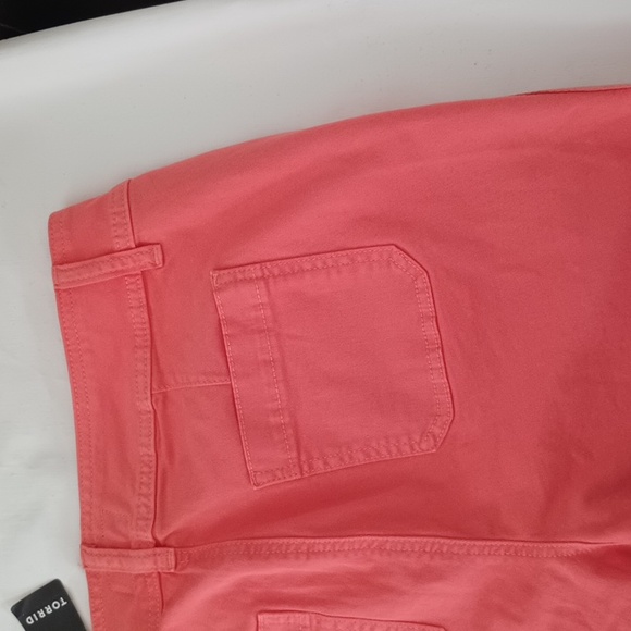 TORRID SHORTS AVIATOR BERMUDA CORAL SIZE 10 - Picture 5 of 6